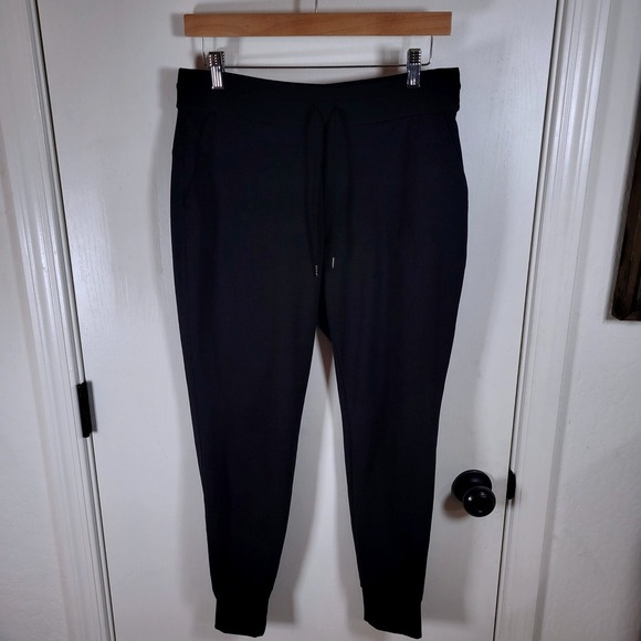 Athleta Joggers Size Small Black Tapered Stretch Pants Athleisure - Picture 1 of 8